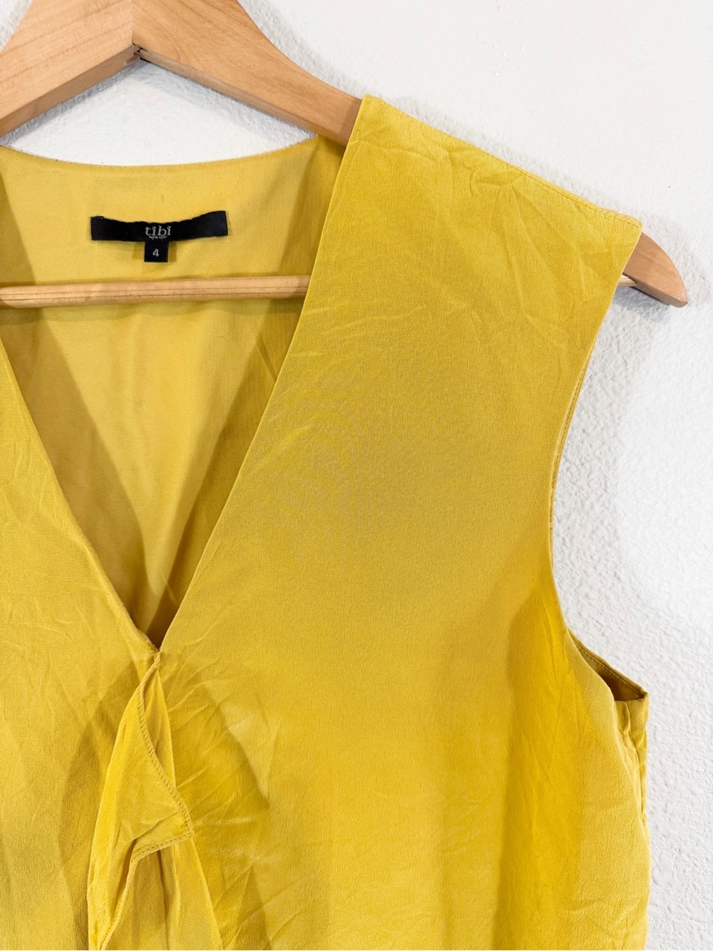 Tibi Yellow Silk Sleeveless Blouse Size 4 Ruffle Accent Tank Office V-Neck - Picture 4 of 9
